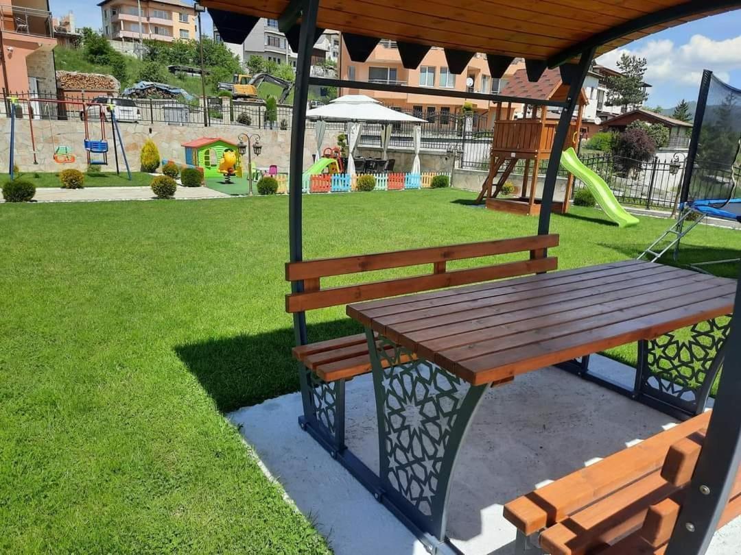 Hotel Perla Dospat Exterior foto
